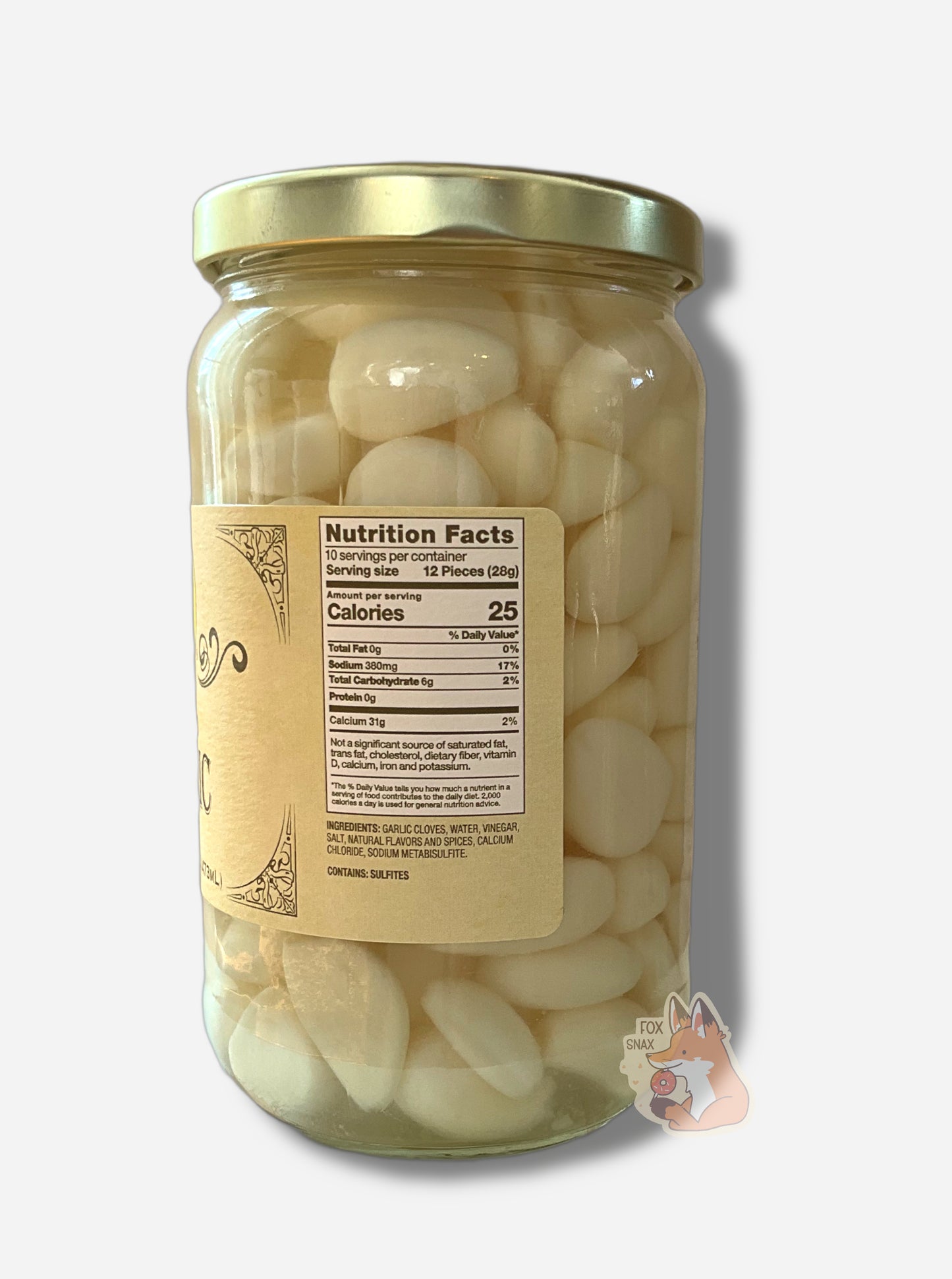 A picture of the right side of a glass jar of Buc-ee's Habanero Garlic - the label is a "old-timey" sort of white/yellow with flared edges.  The middle reads Ingredients: Garlic Cloves, Water, Vinegar, Salt, Natural Flavors and Spices, Calcium Chloride, Sodium Metabisulfite. In the jar, garlic cloves floating in clear brine can be seen.